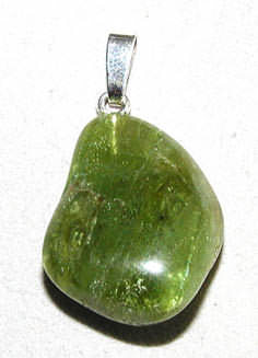 Peridot-Anhänger, Trommelstein