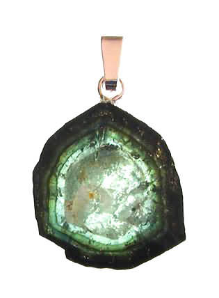 grüner Turmalin-Anhänger, Verdelith, Kristallquerschnitt