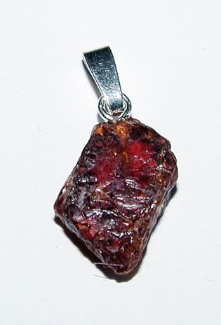 Zirkon-Anhänger, Rohstein