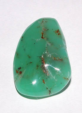 Chrysopras-Trommelstein, gebohrt