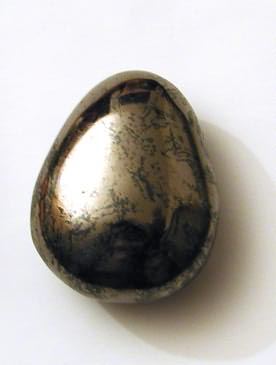 Pyrit-Trommelstein, gebohrt