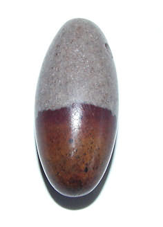 Shiva-Lingam-Trommelstein, gebohrt