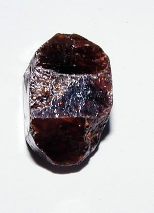 Zirkon-Kristall, gebohrt